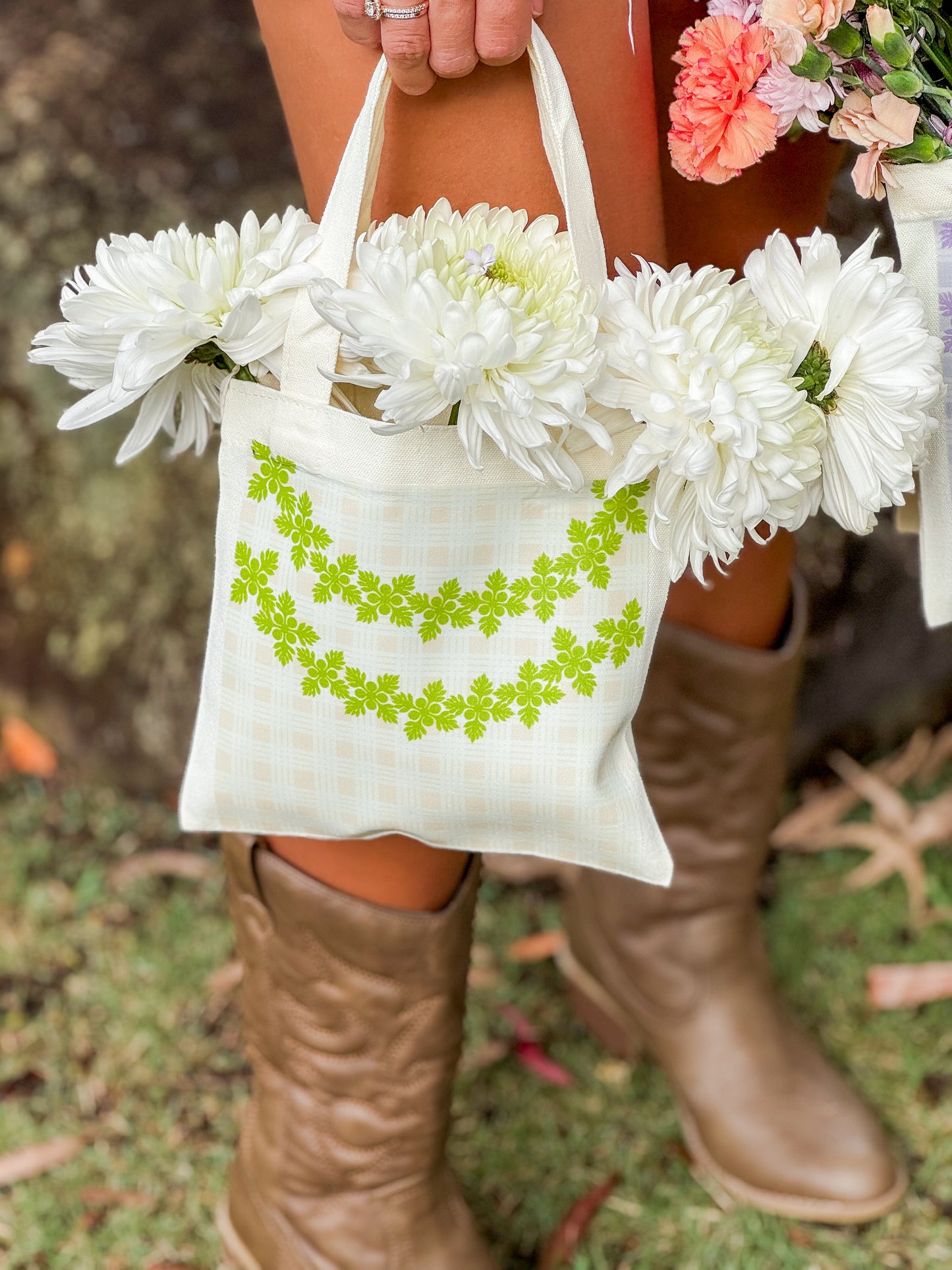 Bloom bag cream + green (preorder)