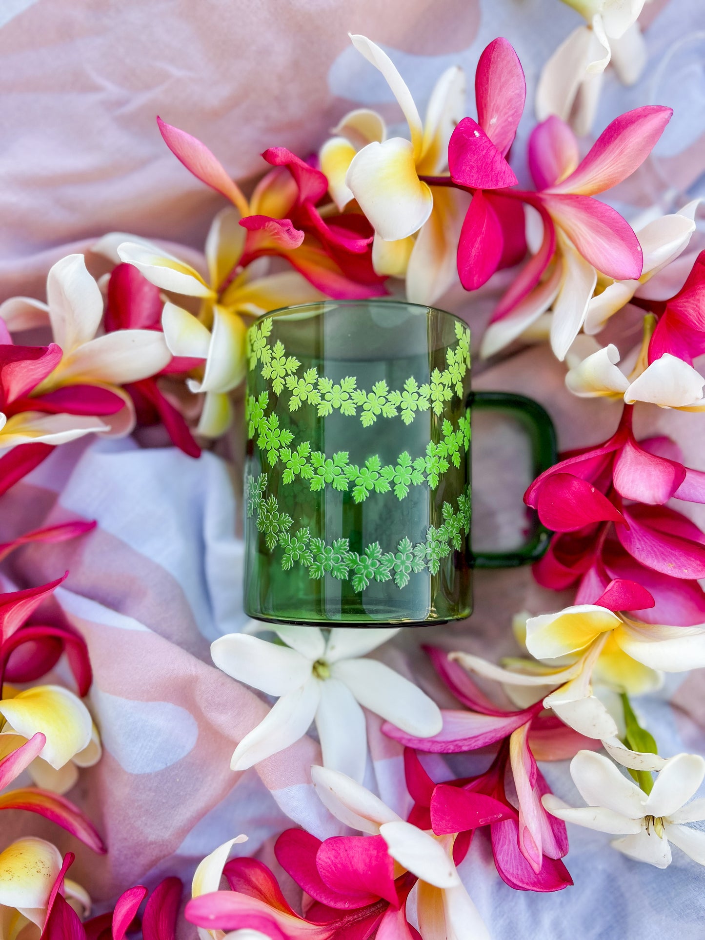 Green lei kuiki glass mug