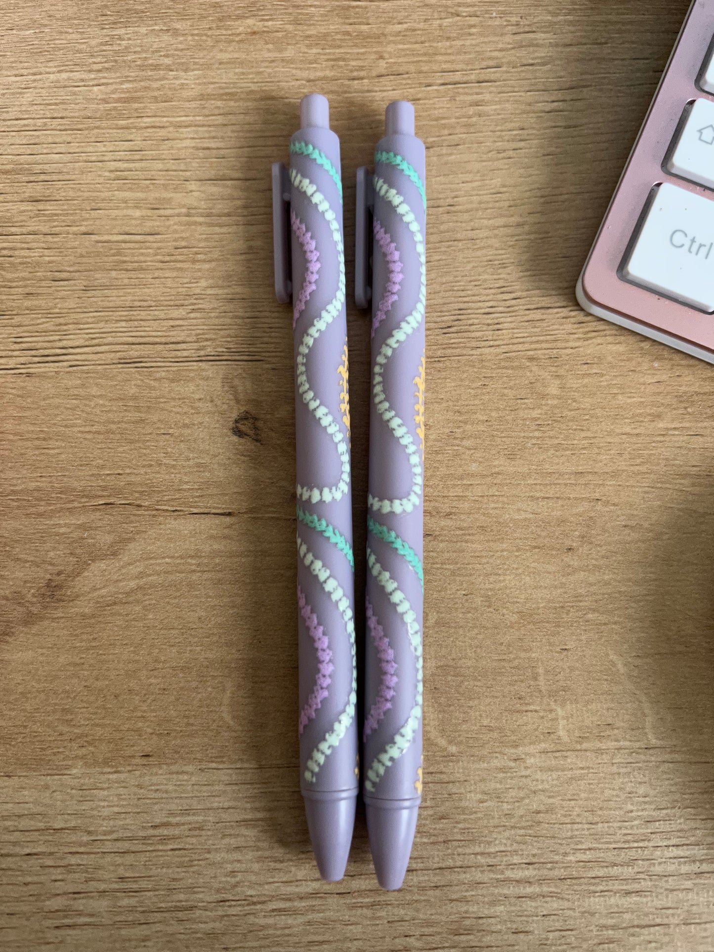 Purple lei pen