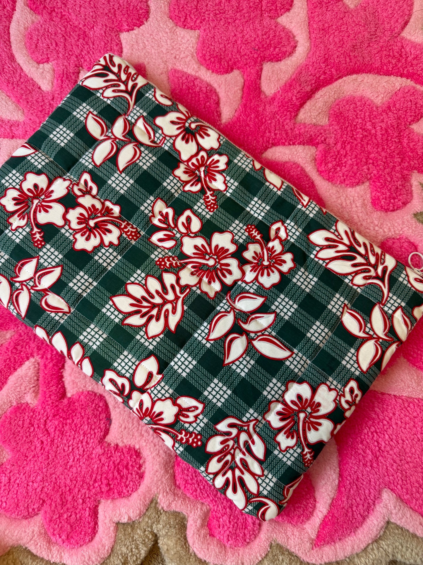 Green & red pouch