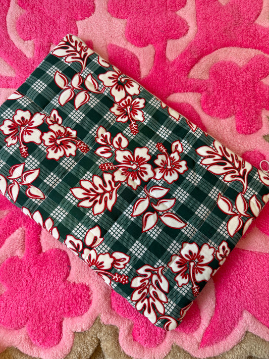 Green & red pouch