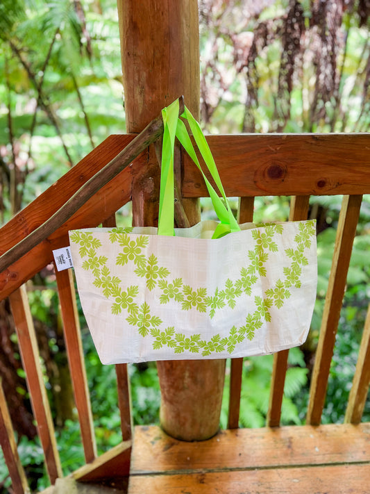 Neon green lei kuiki
