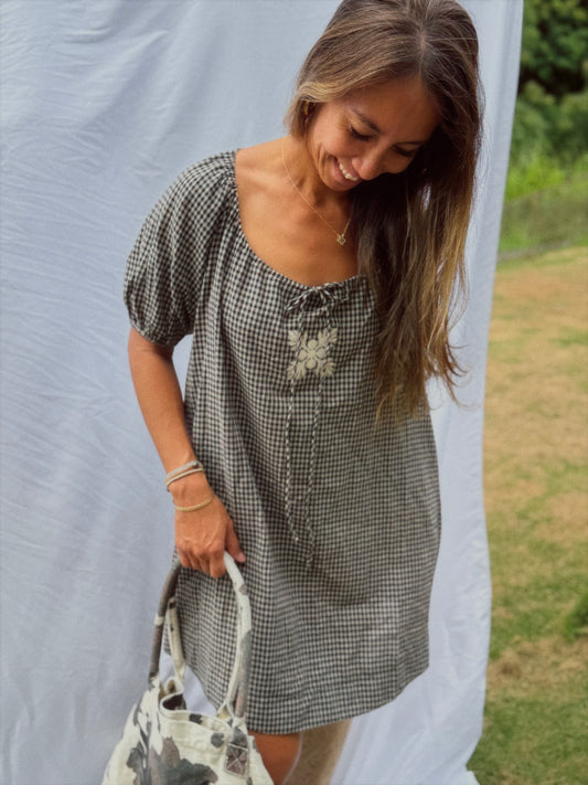 Gingham puff sleeve dress