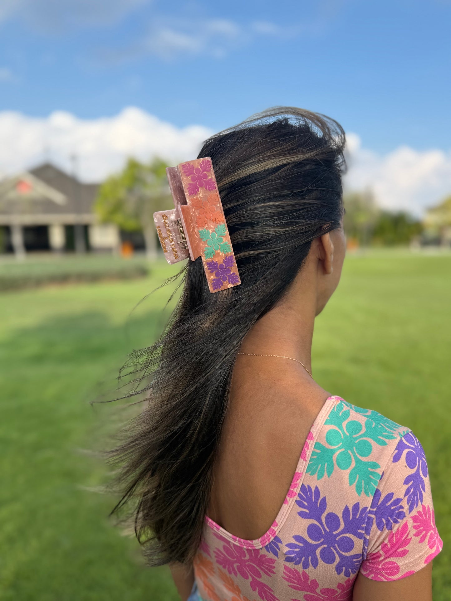 Pink claw clip