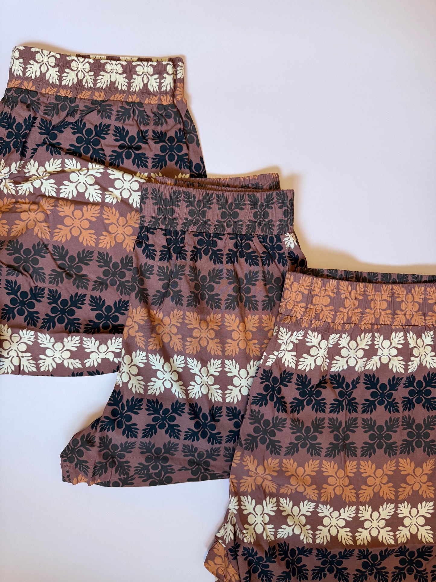 ‘Alaea ‘āina shorts