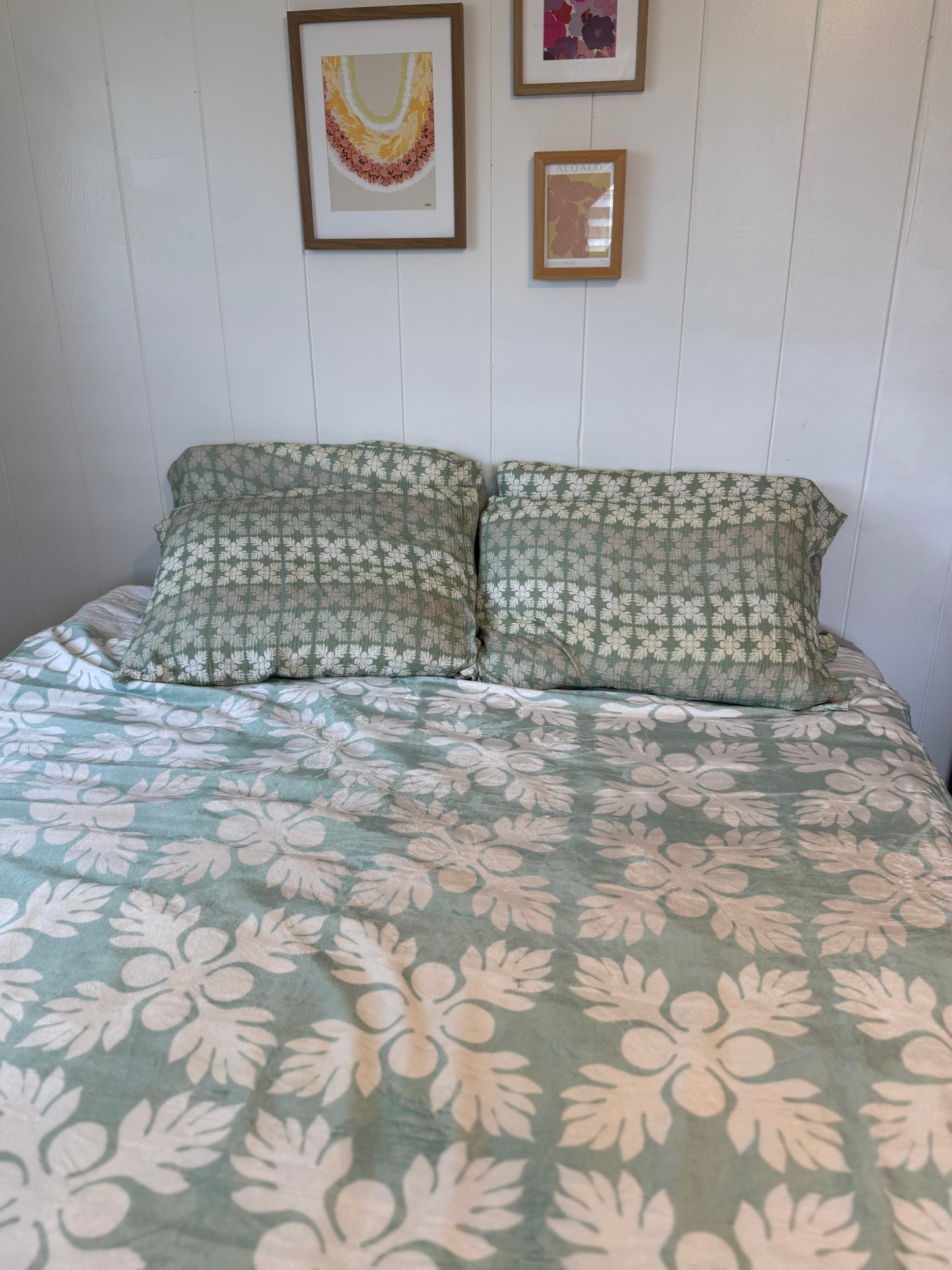 Hinahina Blanket (larger size)