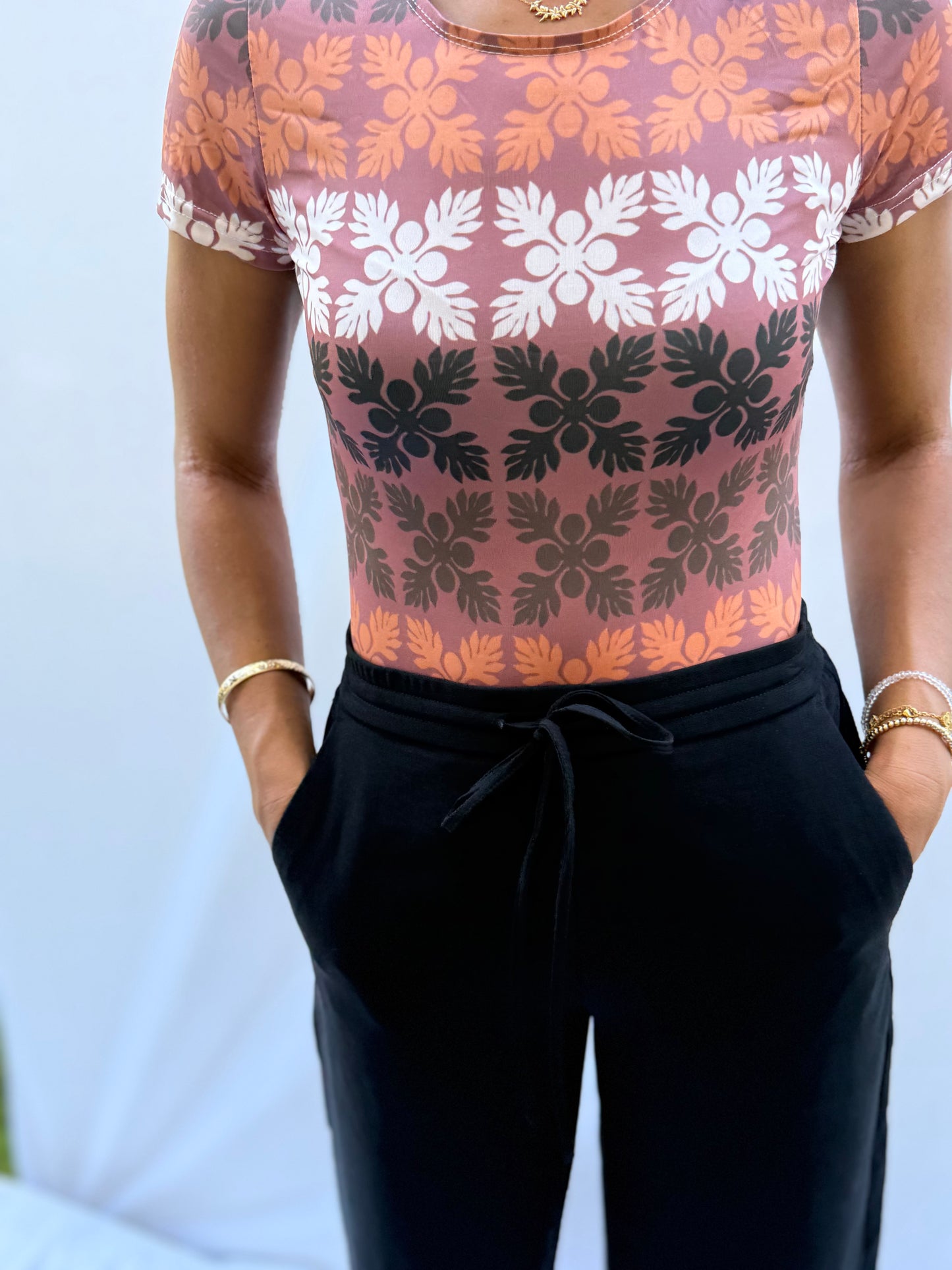 ‘Alaea ‘āina bodysuit