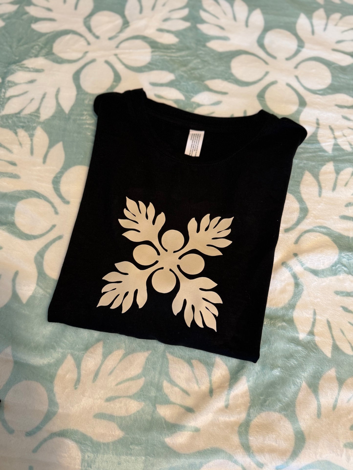Black kuiki lounge tee