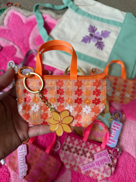 Bitty Bucha Nā’ū print