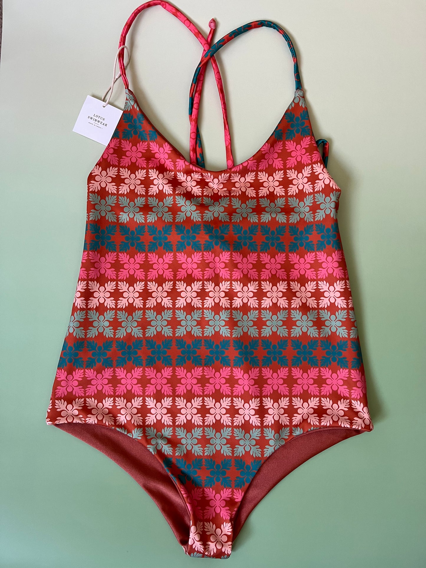 Swimsuit adjustable straps
