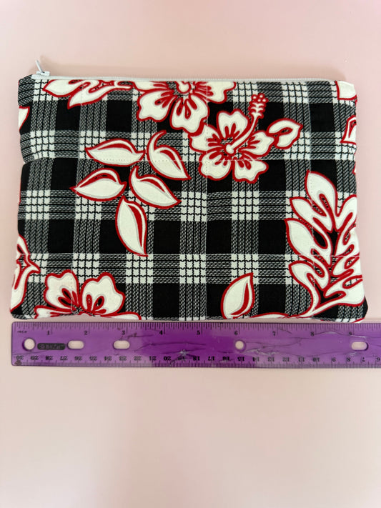 Black mini quilt pouch