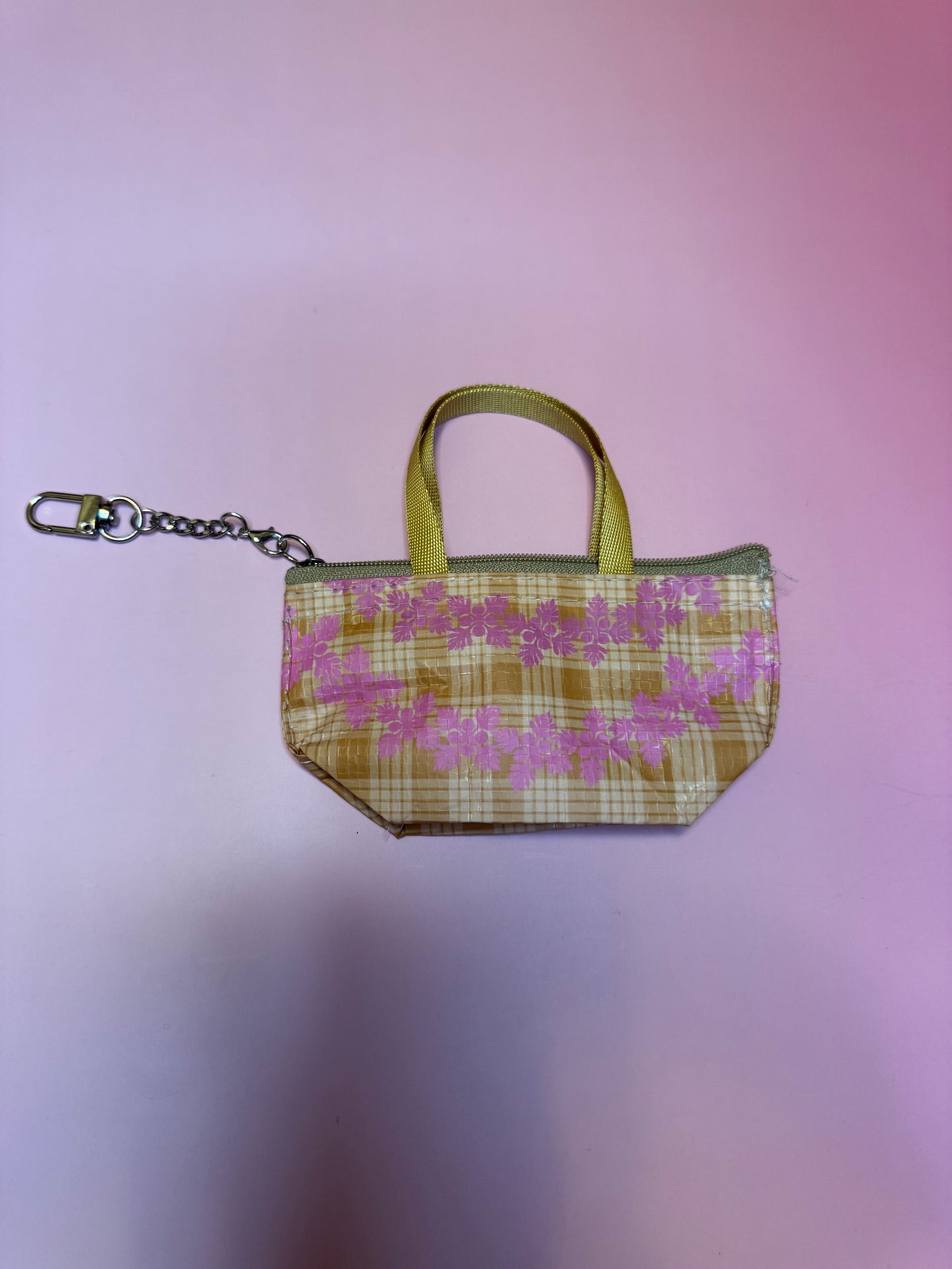 Kuiki lei bitty bucha