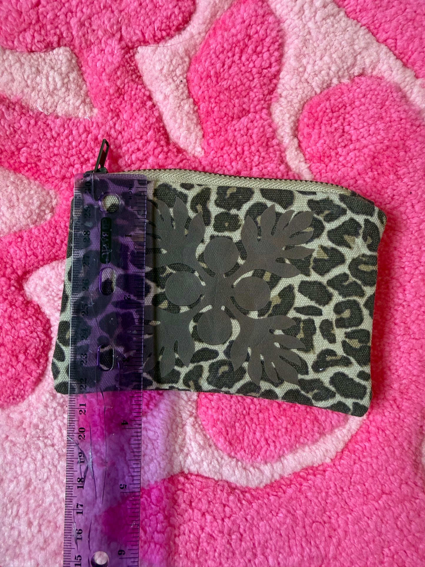 Leopard mini pouch